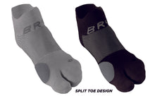 Load image into Gallery viewer, OS1st BR4 Bunion Relief Socks
